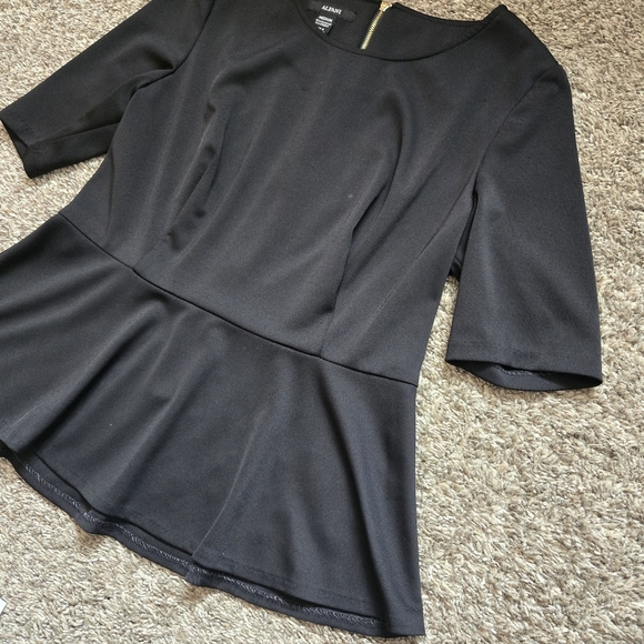 Alfani Black Peplum Blouse With Gold Zippered Back Size Medium - Picture 4 of 6